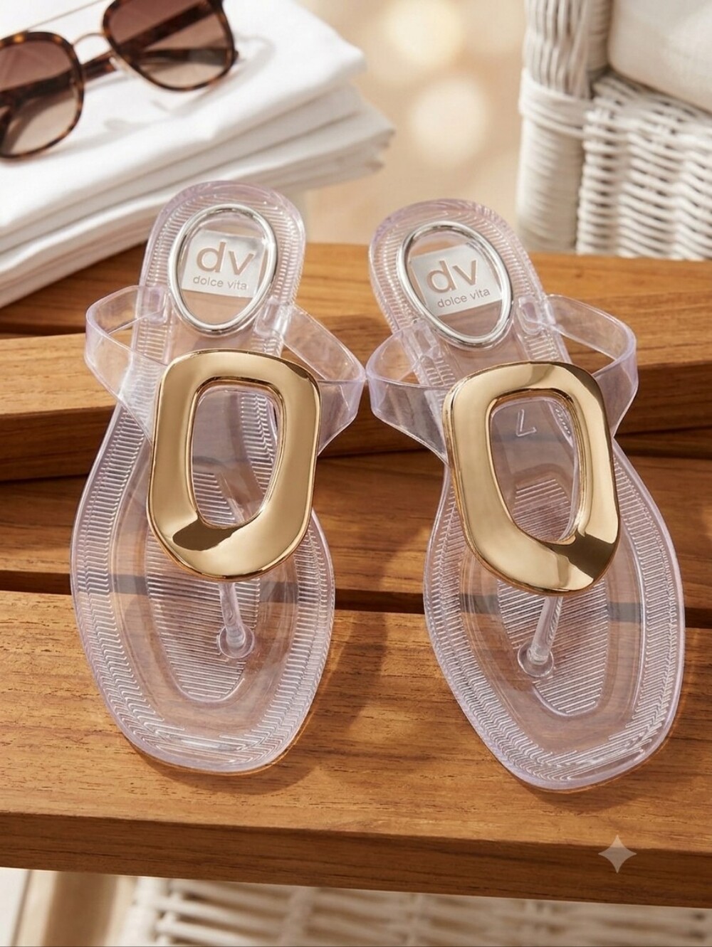 DV by Dolce Vita Women's Clear Jameson Flip Flop Thong Sandal Size 6